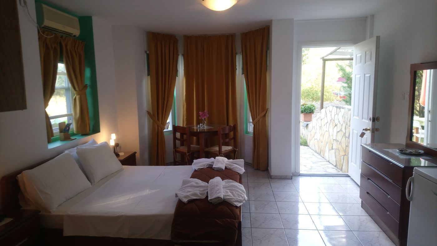 Zest---Xi-Beach-Room-30