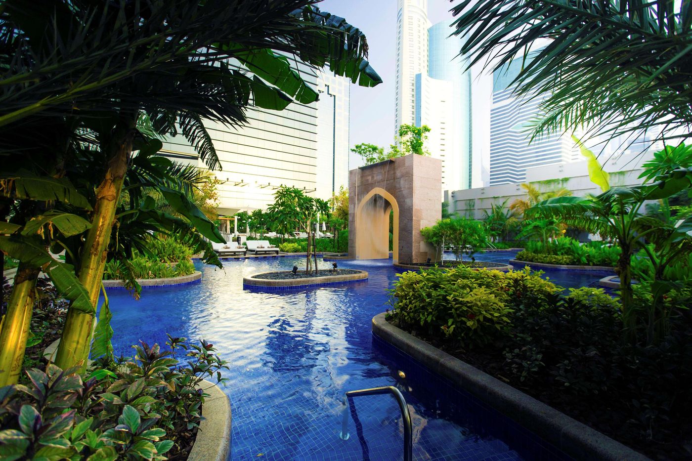 Conrad-Hotel-Dubai-Pool-1