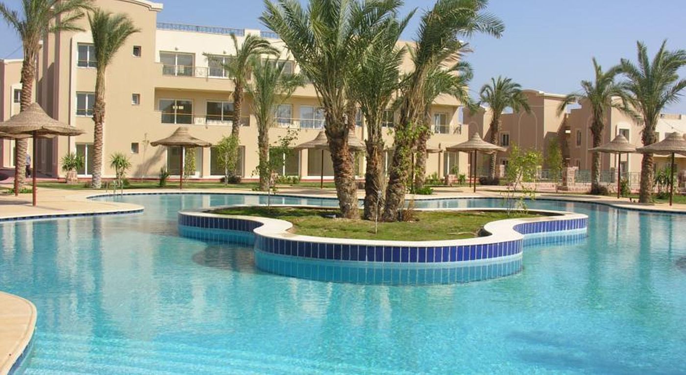 Pyramisa-Sunset-Pearl-Pool-2