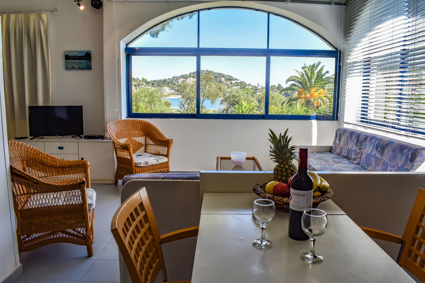 Govino-Bay-Apartments-Room-63