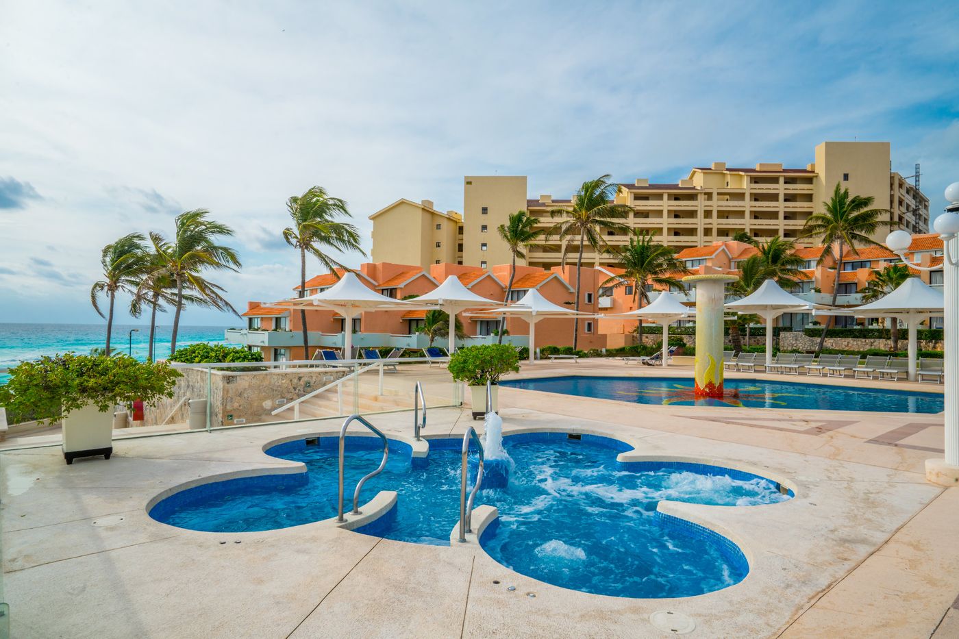 Wyndham-Grand-Cancun-All-Inclusive-Resort---Villas-Pool-5