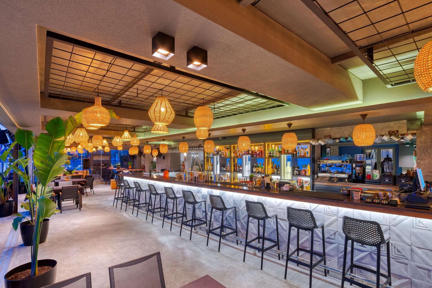 Royalisa-Palmiye-Beach-Hotel---Adults-Only-Bar-41