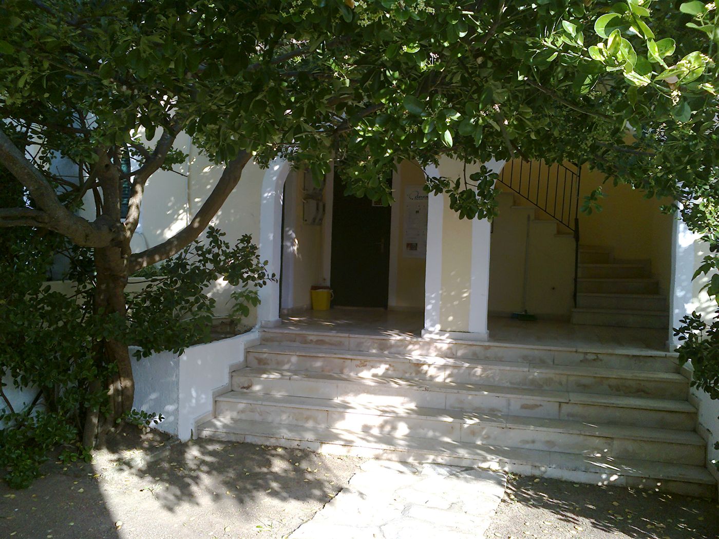 Beach-Front-Salvanos-Lobby-3