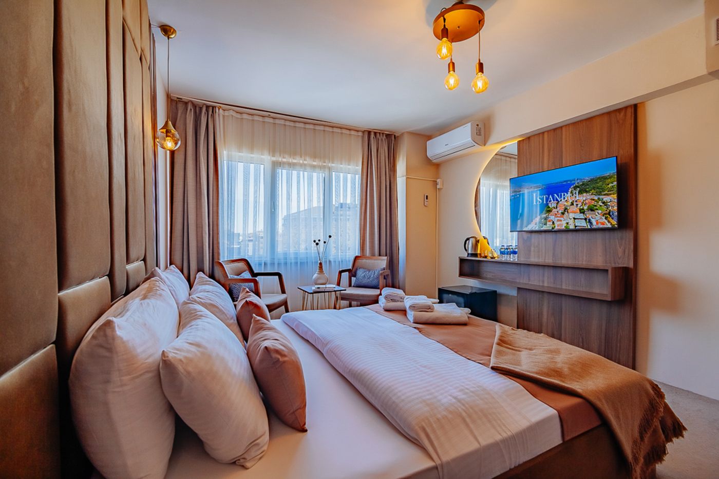 Ali-Khan-Hotel-Room-11