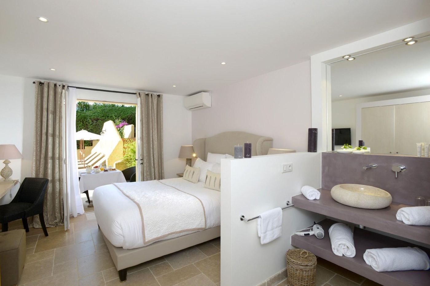 La-Bastide-D-Antoine-Room-33