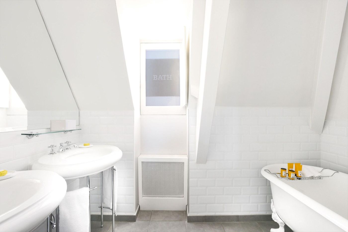 White-1921-Saint-Tropez-Room-39