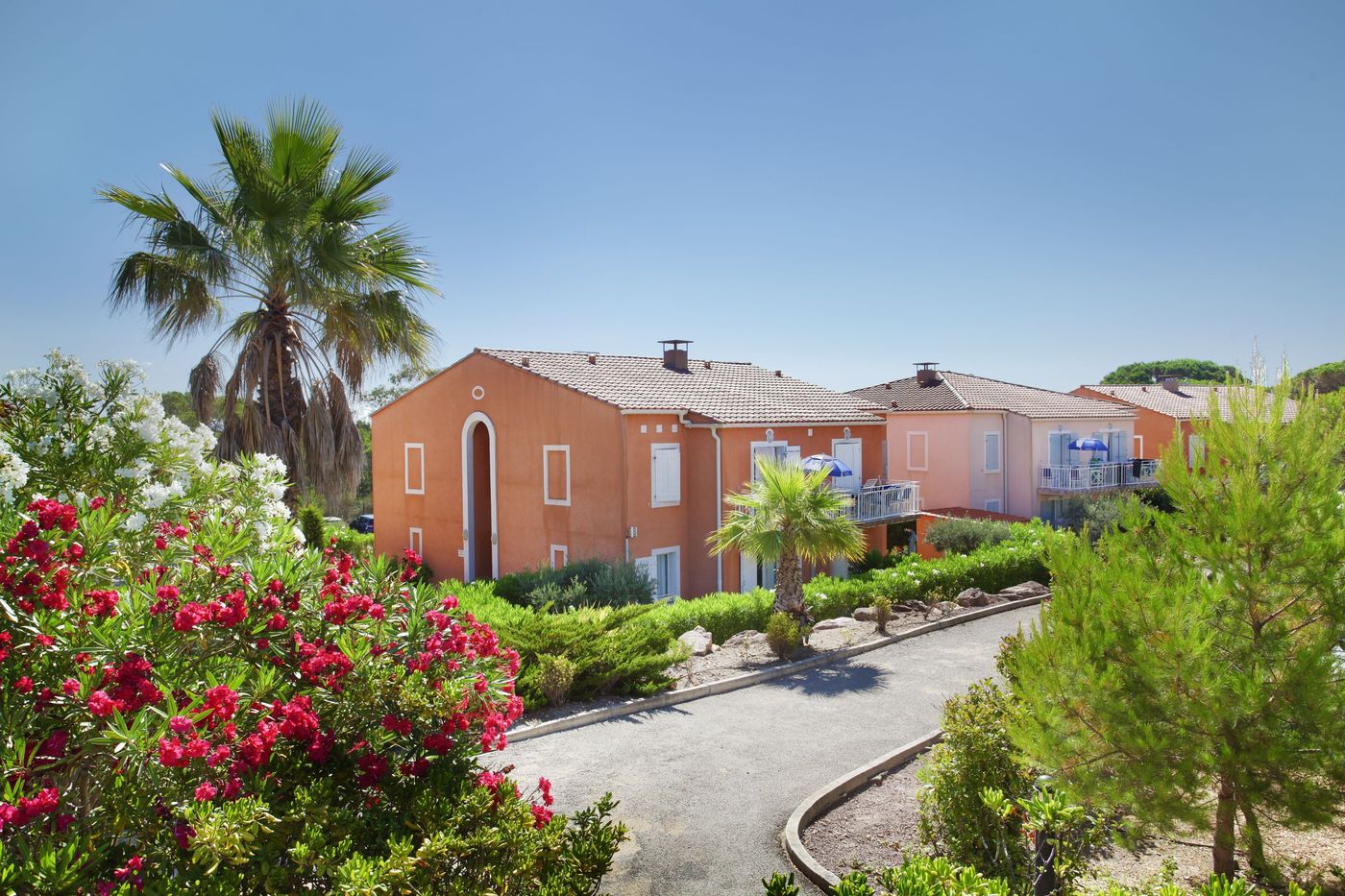 Residence-Odalys-Domaine-des-Eucalyptus-General-view-6