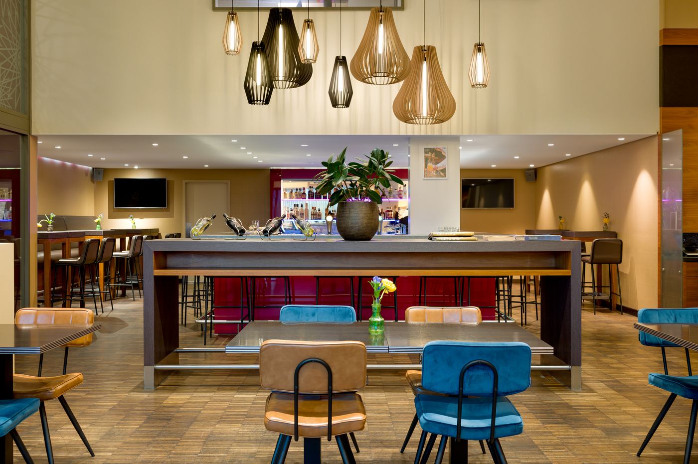 Movenpick-Amsterdam-City-Bar-6