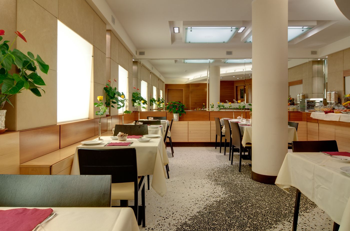 Memphis-Italy-ROME-Lobby-5