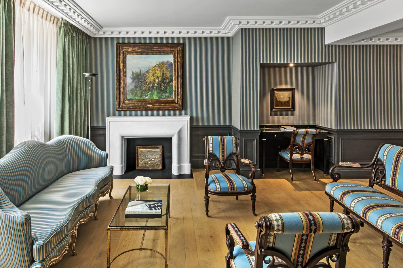 Hotel-de-Berri-Champs-Elysees--a-Luxury-Collection-Hotel--Paris-Room-11