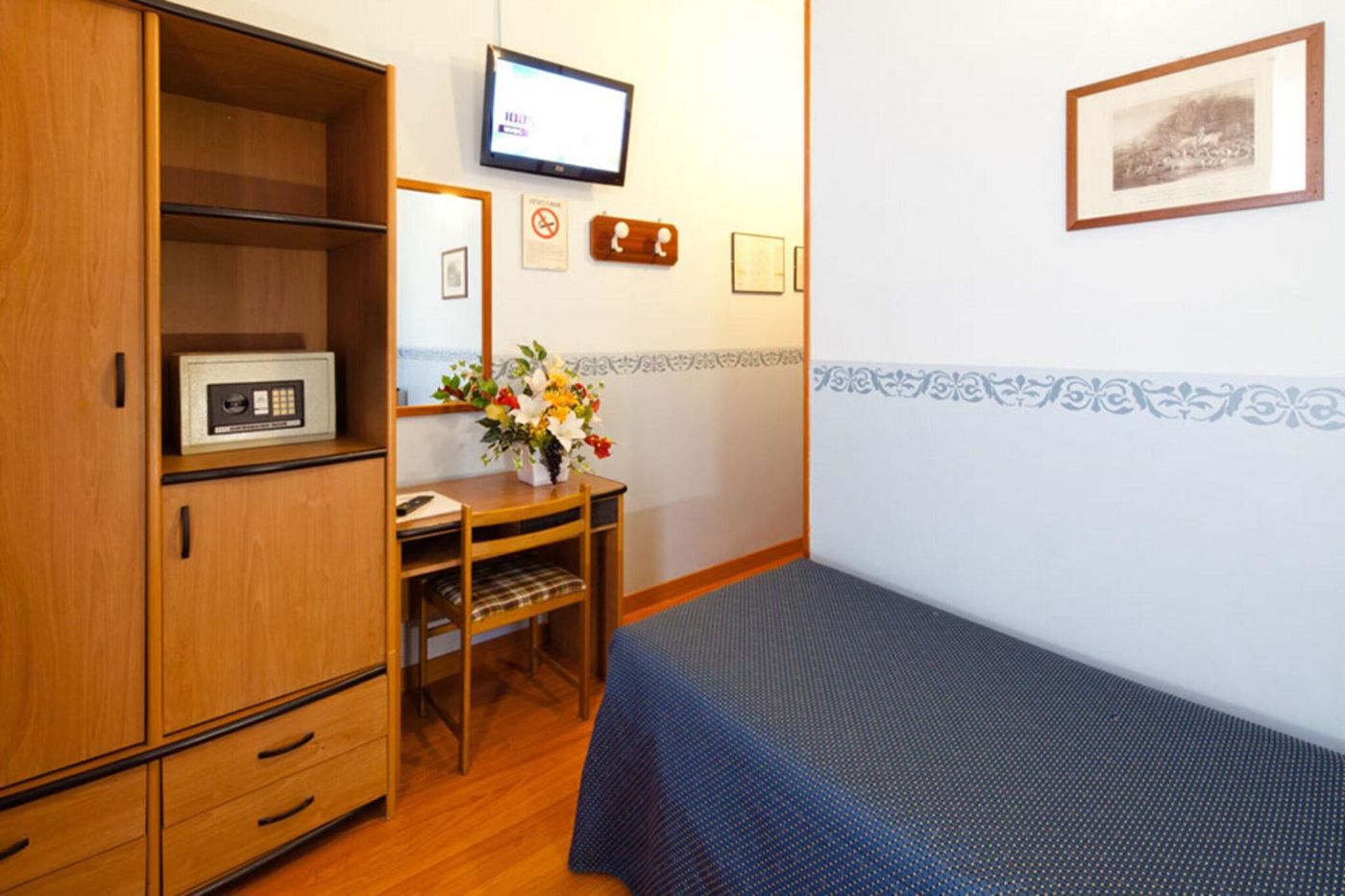 Terminus-E-Plaza-Room-25