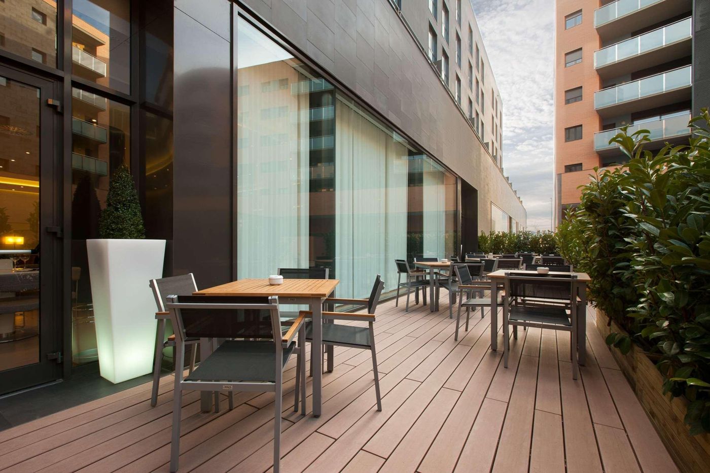 Doubletree-By-Hilton-Girona-Restaurant-9