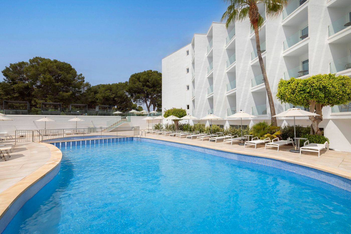 HM Isabela – Adults Only (18+)