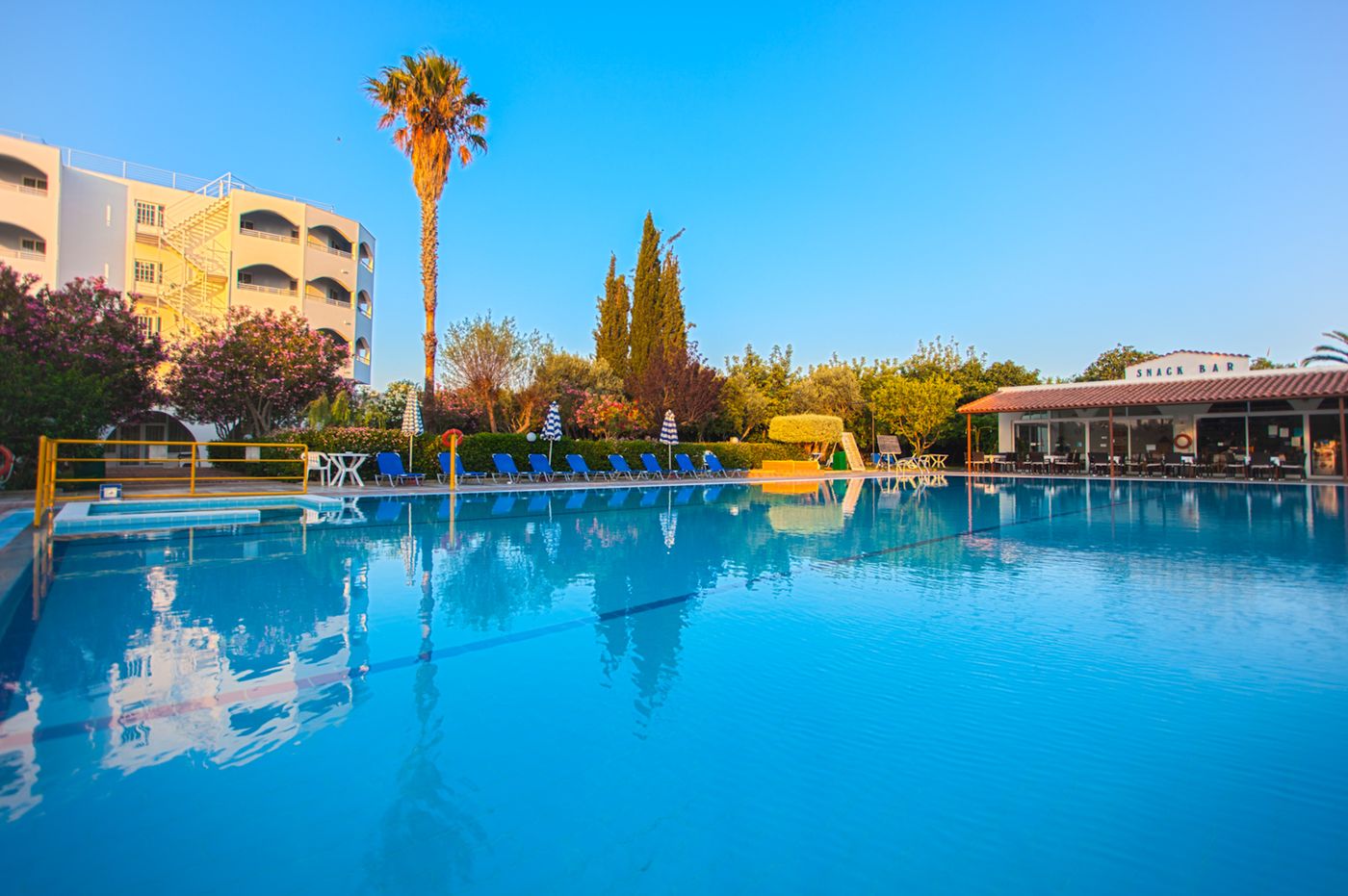 Continental-Palace-Pool-3