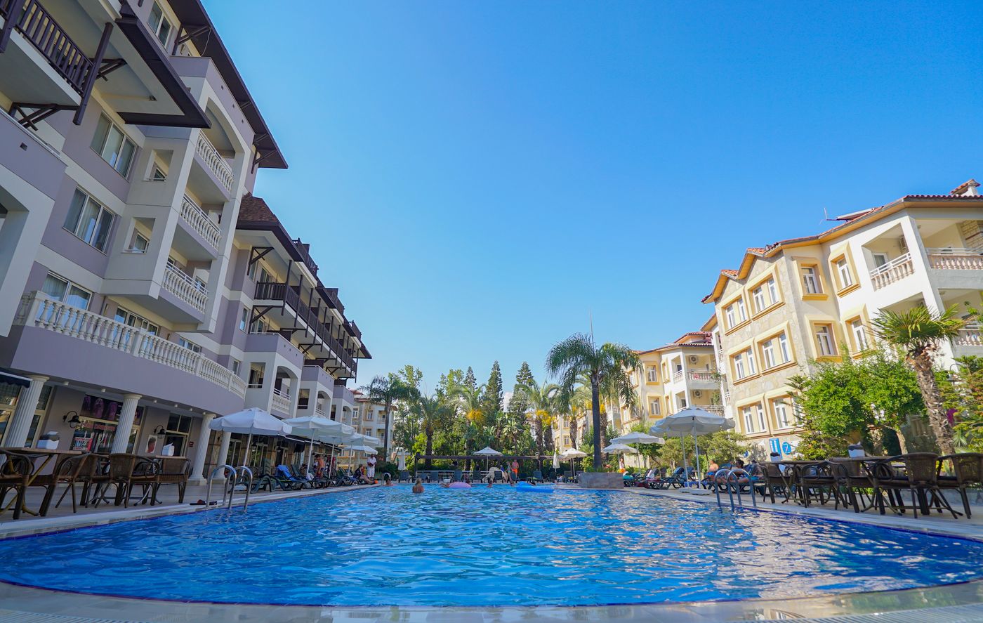 Side Village Family Suites