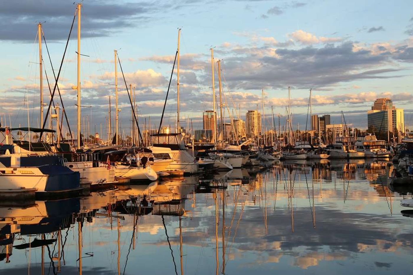 Golden-Sails-Hotel-Long-Beach-General-view-33