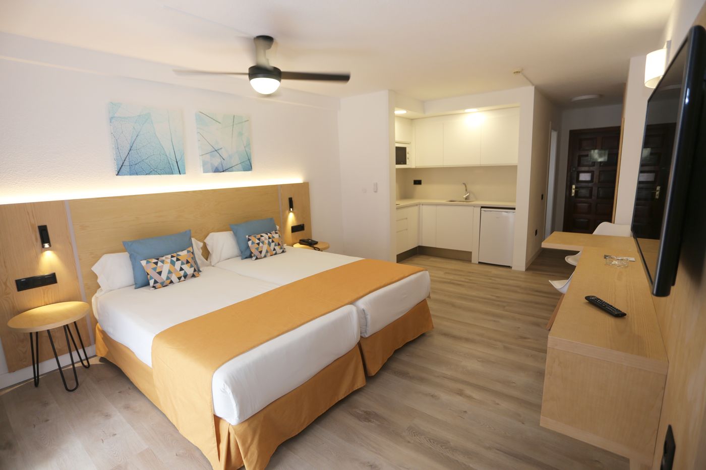Andorra-Hotel-and-Apartments-Room-19