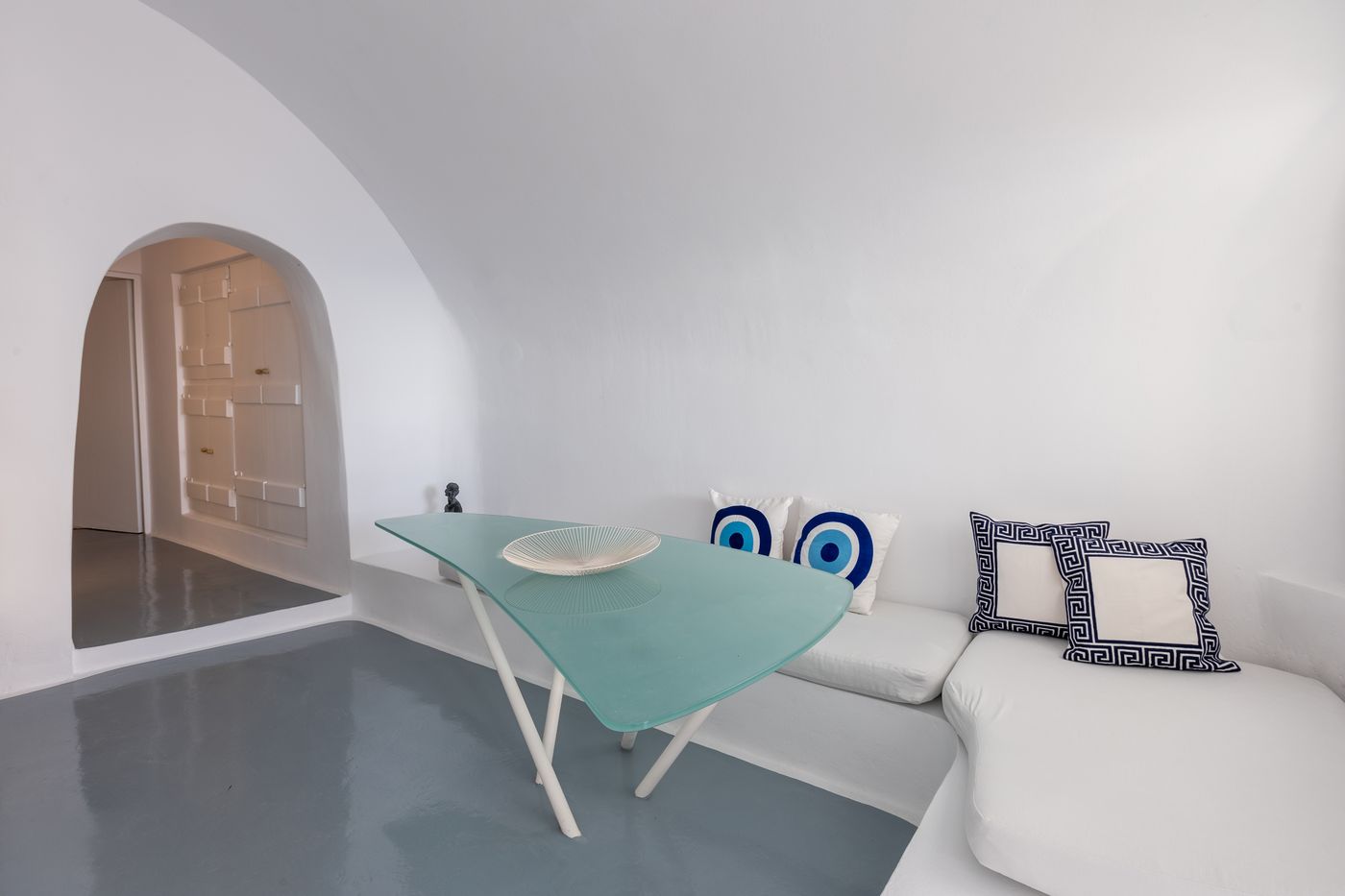 Heaven-s-Edge-Room-29