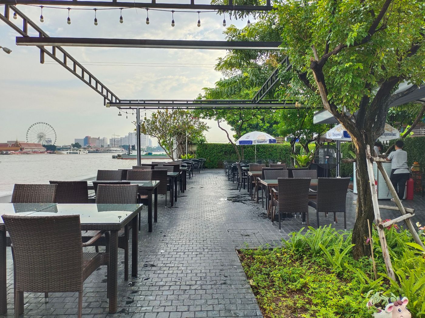 Away-Bangkok-Riverside-Kene-Restaurant-60