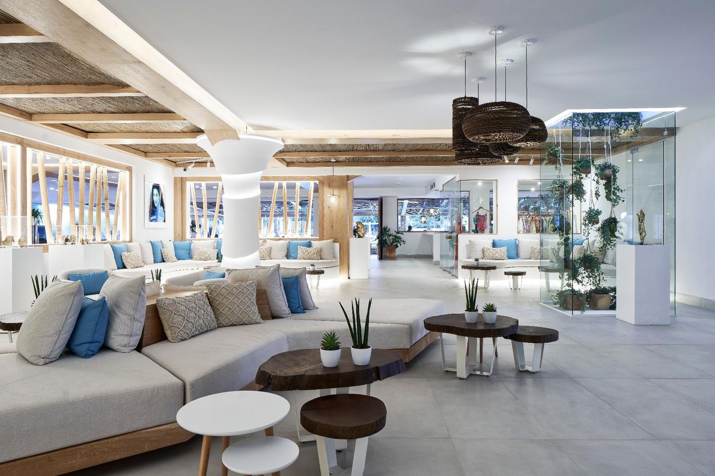 Mediterranean-Beach-Lobby-34