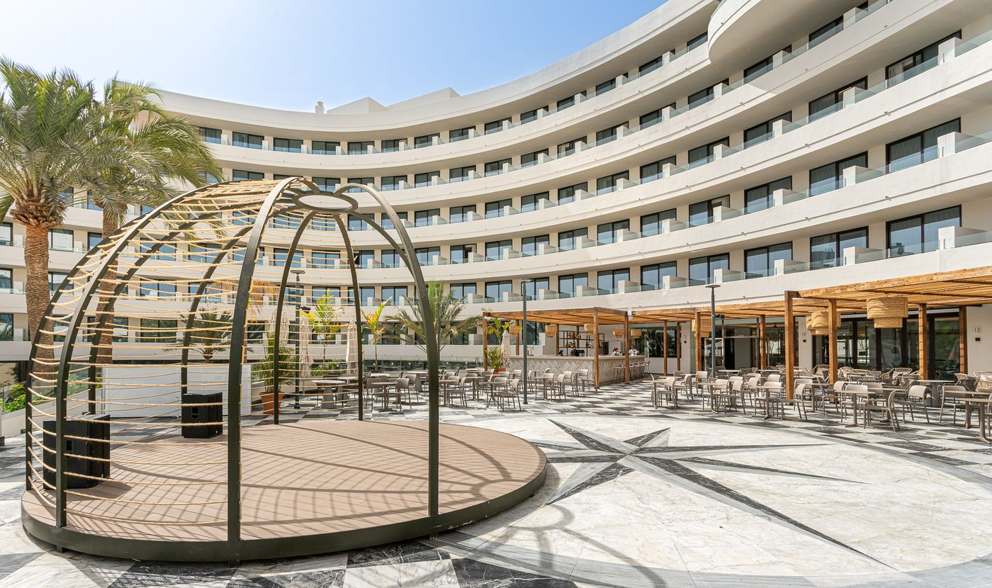 Mediterranean-Palace-Hotel-Terrace-11