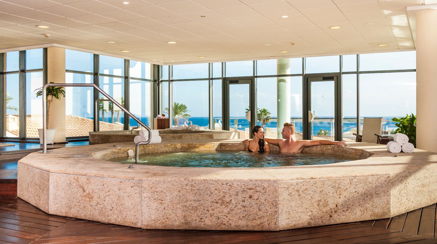 Insotel-Punta-Prima-Prestige-Suites---Spa-Pool-52