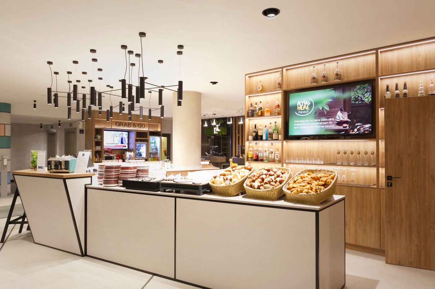 Novotel-Suites-Berlin-City-Potsdamer-Platz-Restaurant-15