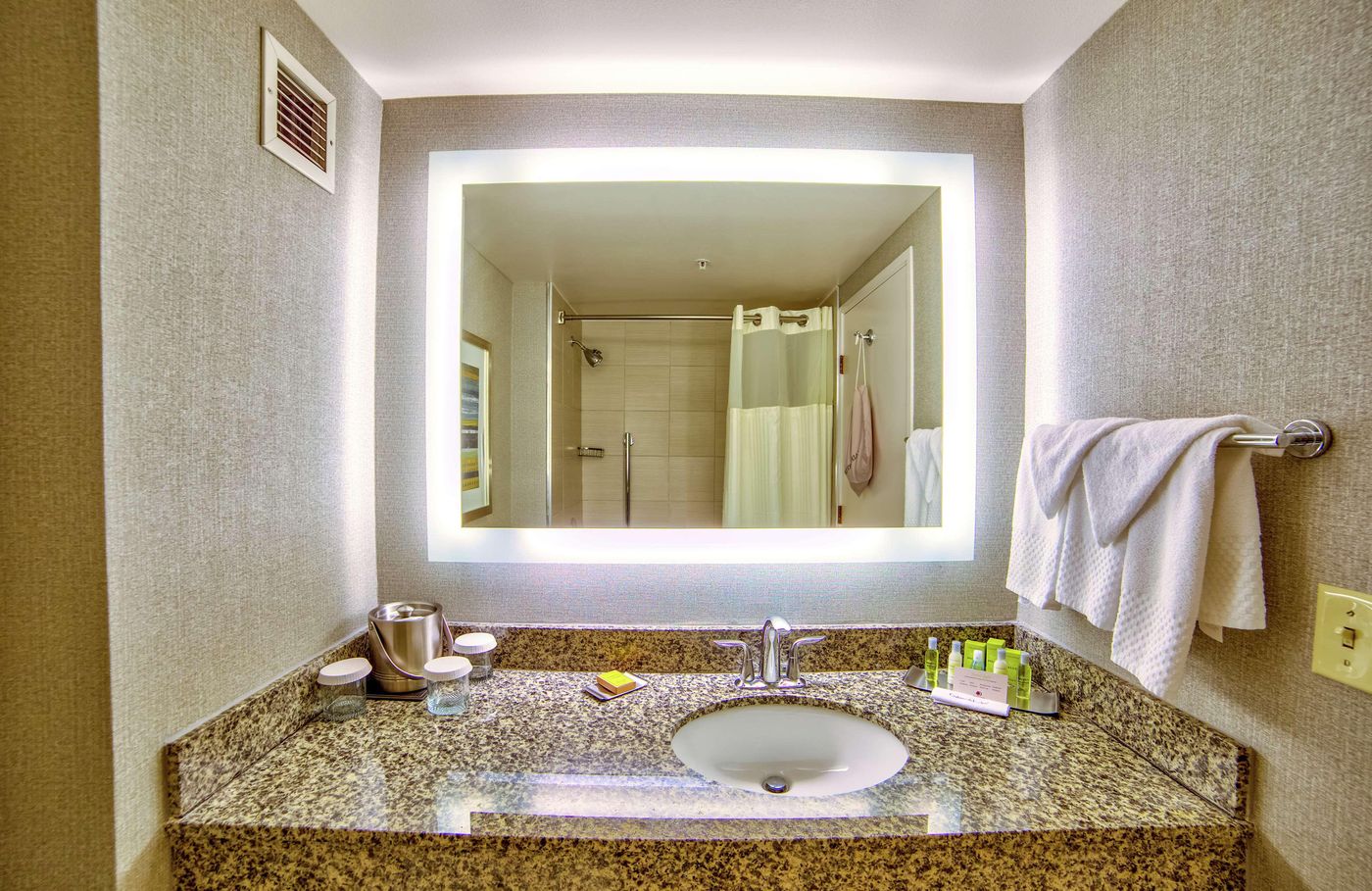 DoubleTree by Hilton Hotel Las Vegas Airport-United States-LAS VEGAS-Room-9