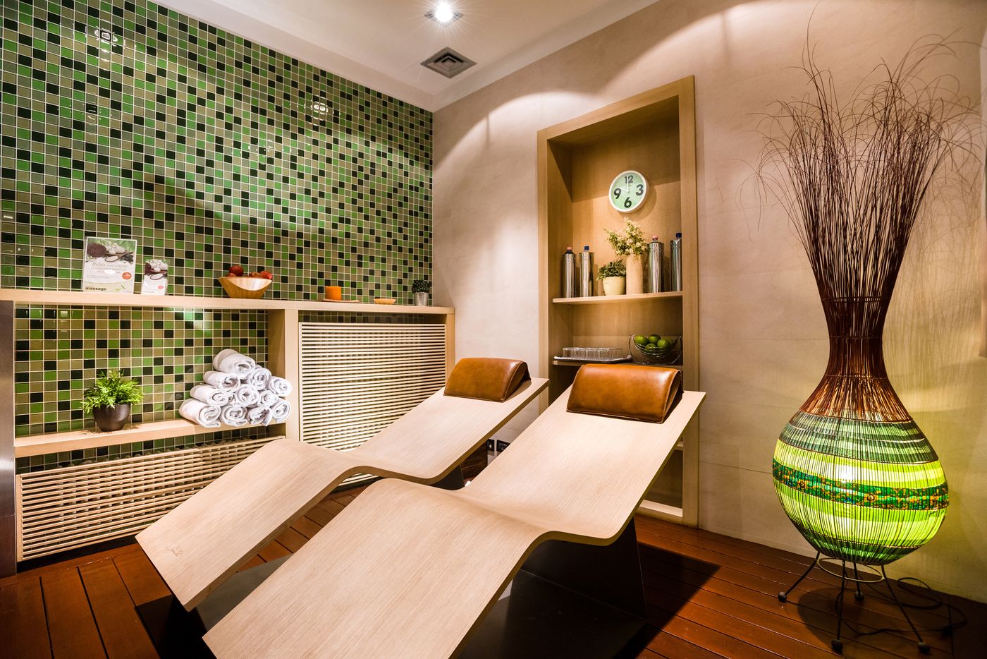 Ikonik-Parlament-Sports-and-Entertainment-31