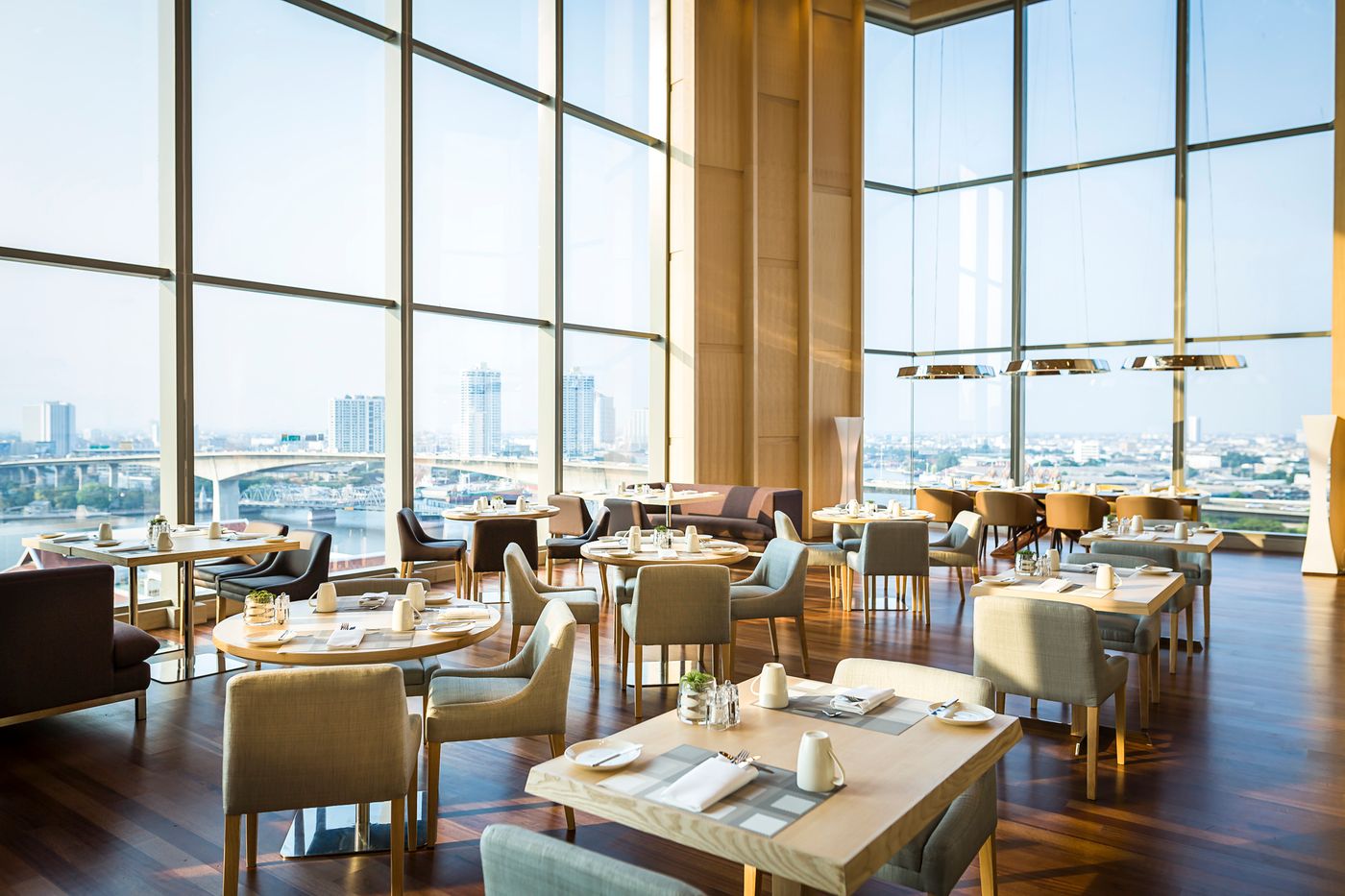 AVANI--Riverside-Bangkok-Hotel-Restaurant-37