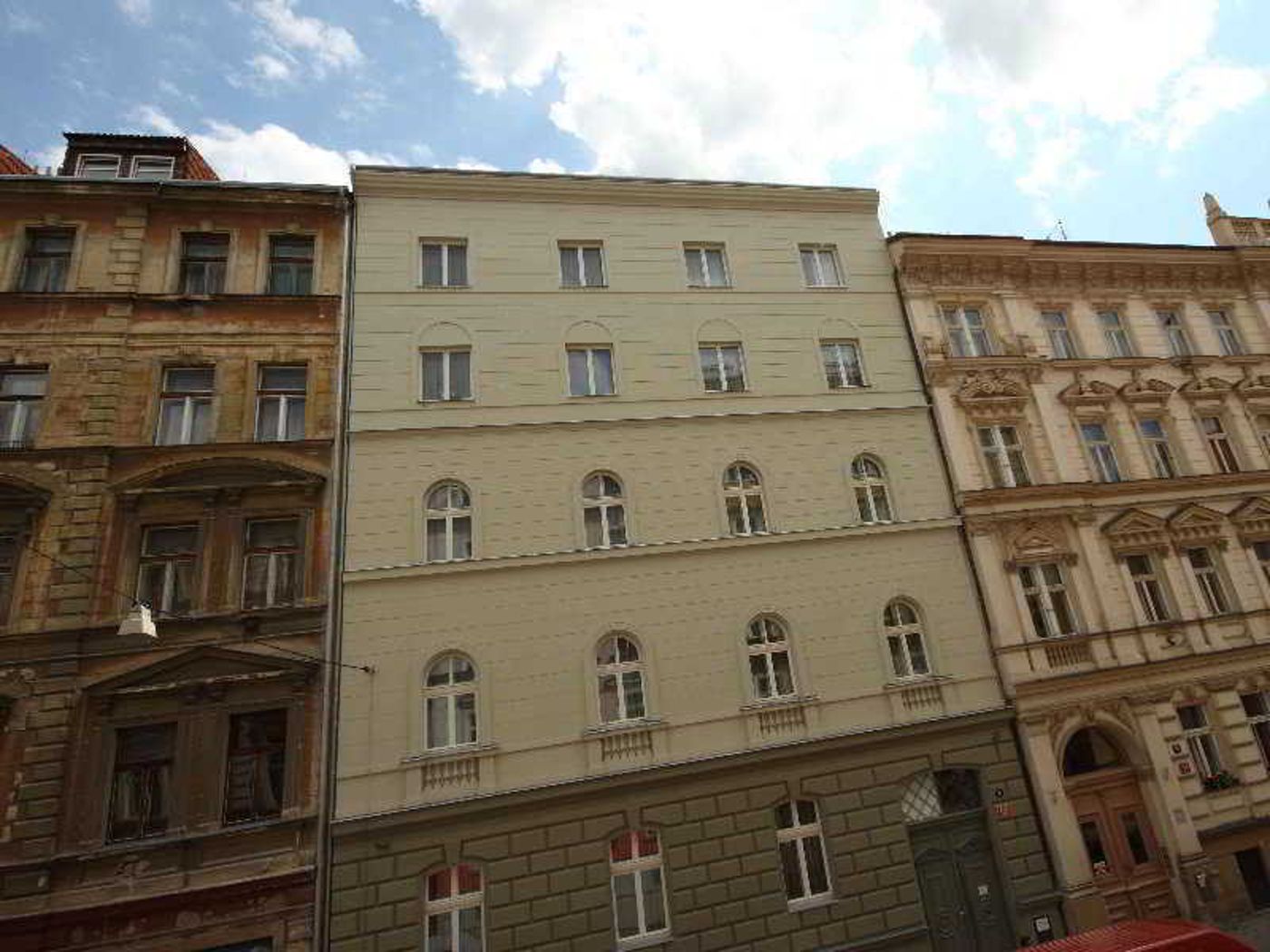 Pure-White-General-view-5