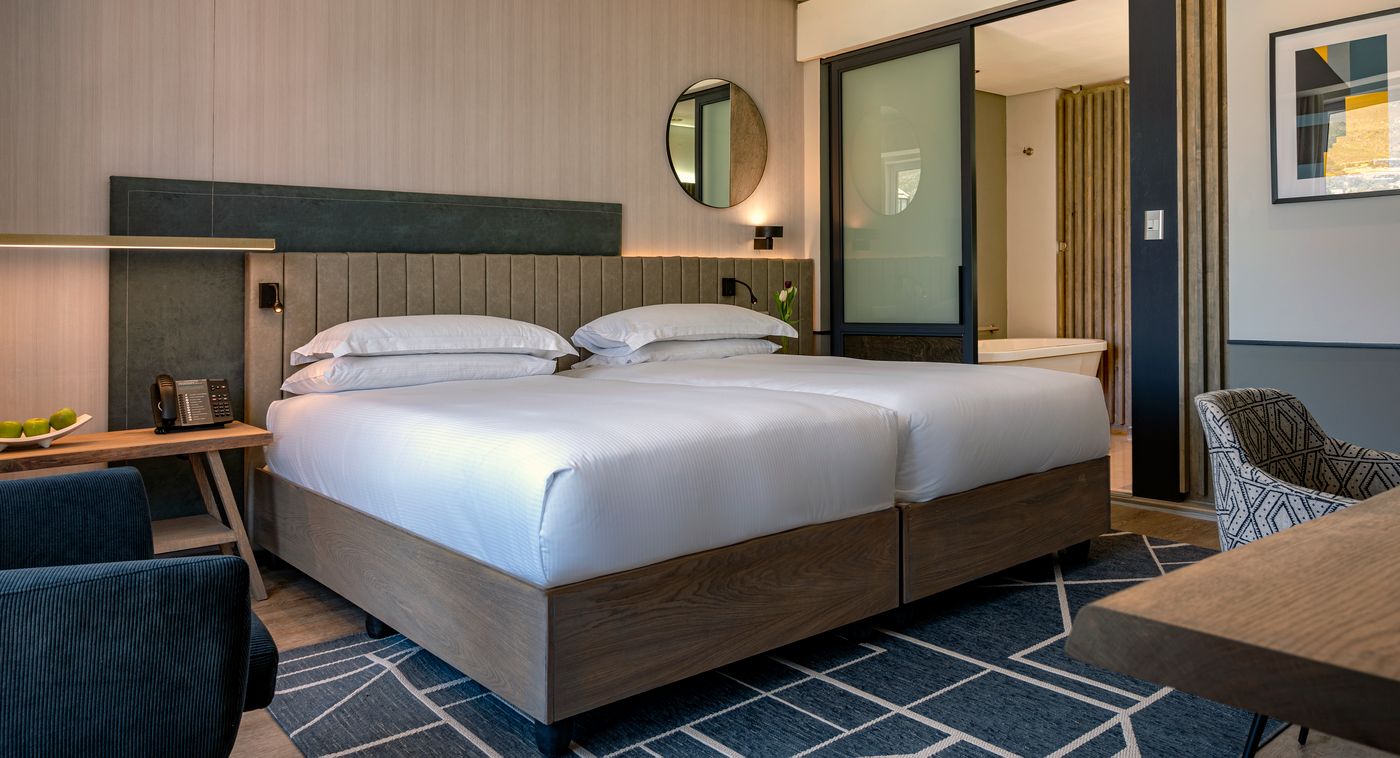 Hyatt-Regency-Cape-Town-Room-39