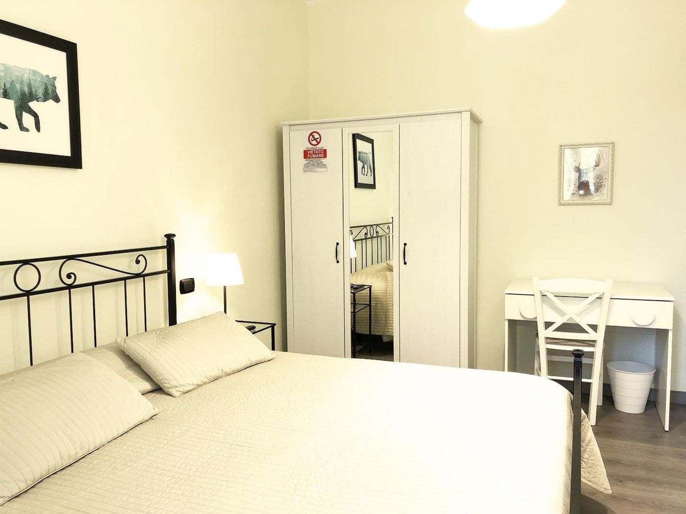 C-era-Un-Lago-Room-18