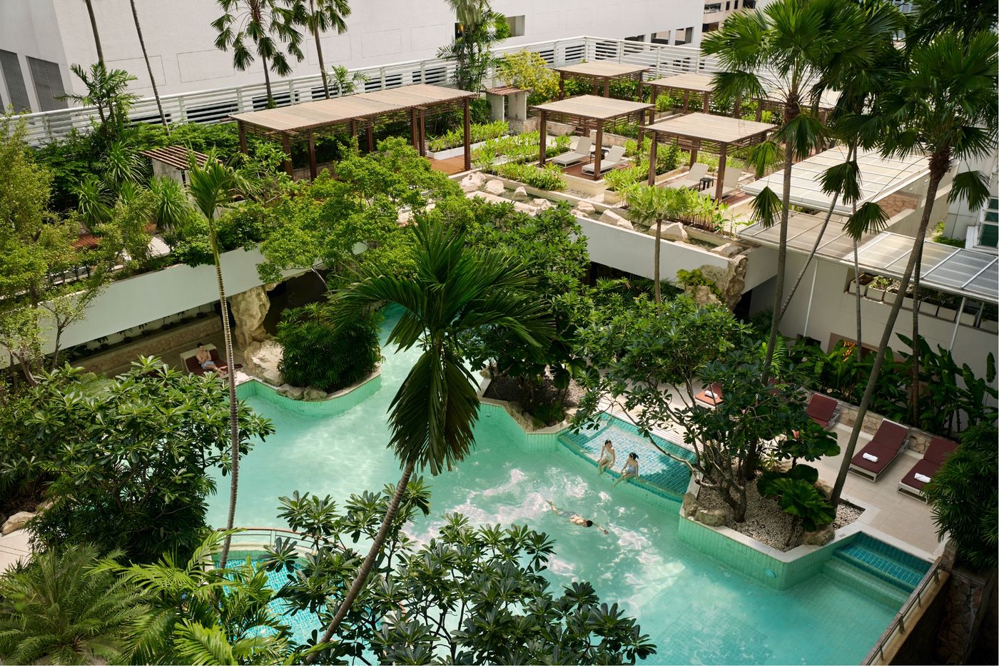 Dusit-Suites-Hotel-Ratchadamri--Bangkok-Pool-36