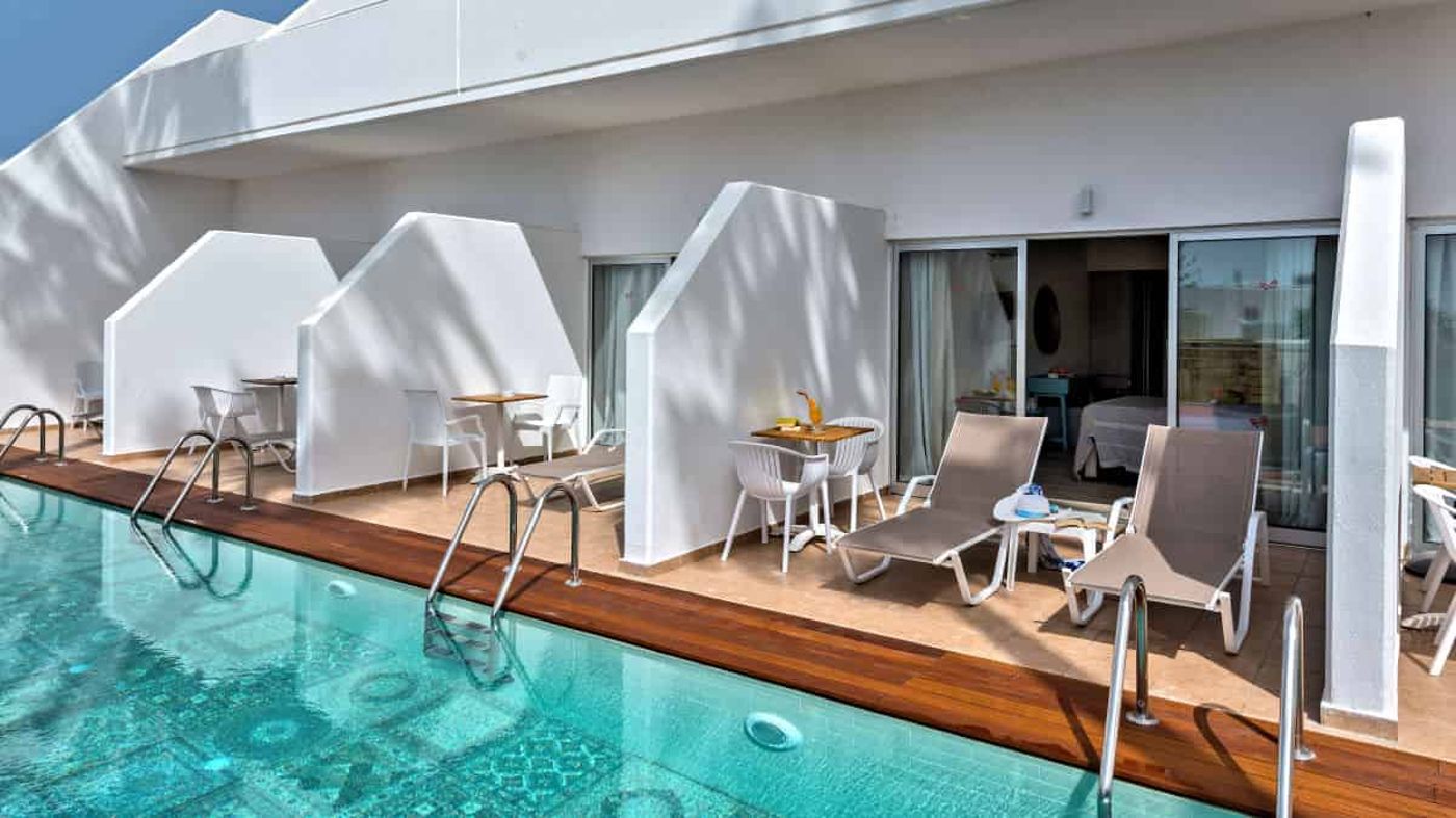 Leonardo Plaza Cypria Maris Beach Hotel & Spa