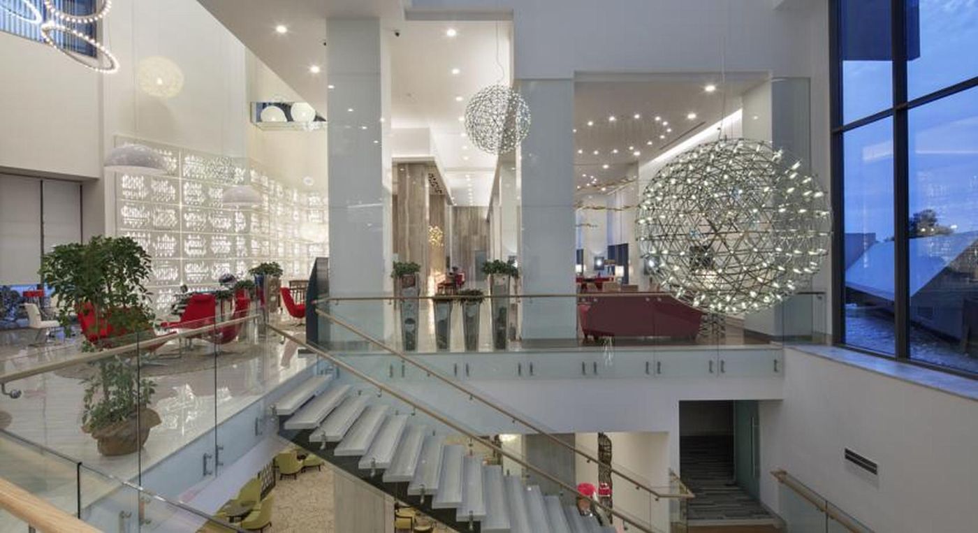 The-Sense-De-Luxe-Hotel-Lobby-46