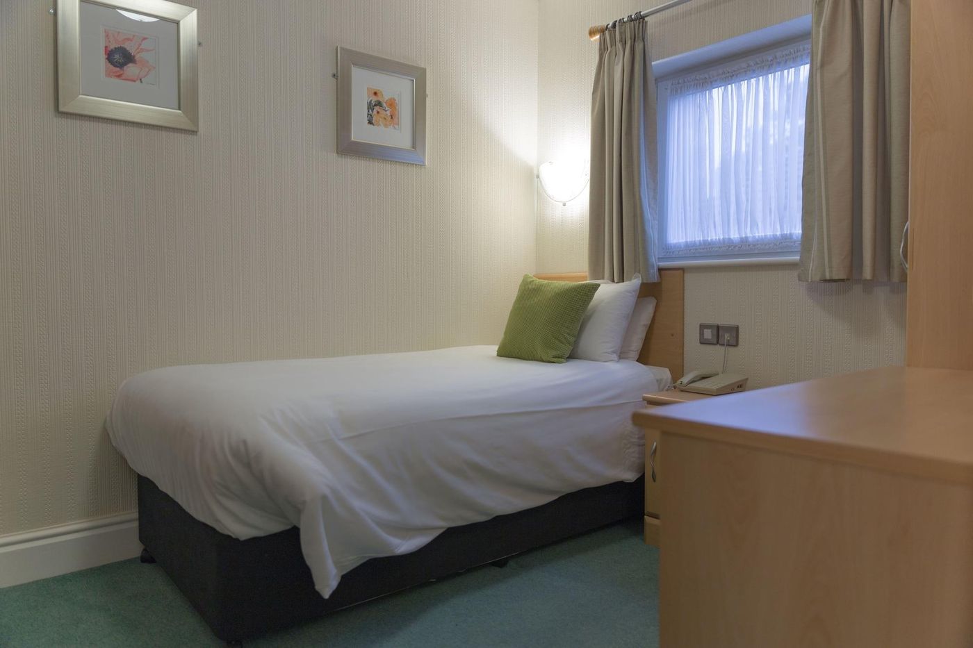 The Wycliffe Hotel-United Kingdom-STOCKPORT-Room-6