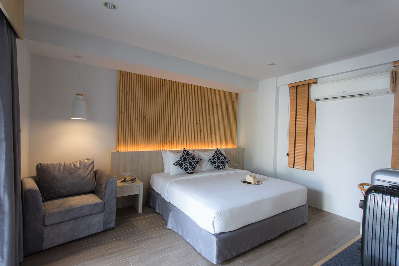 BLU-PINE-Villa---Pool-Access-Room-33