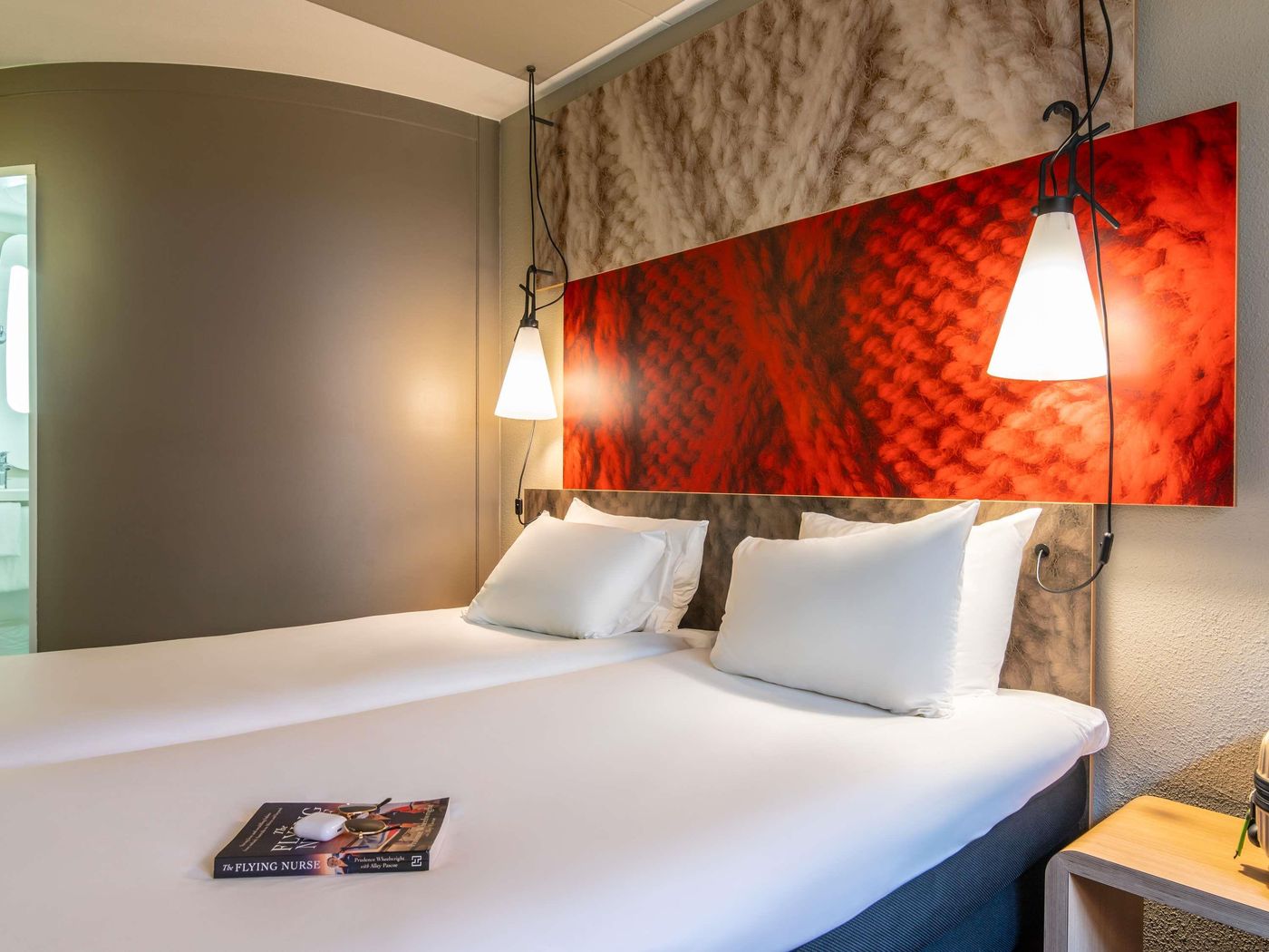 ibis-Amsterdam-Centre-Stopera-Room-8