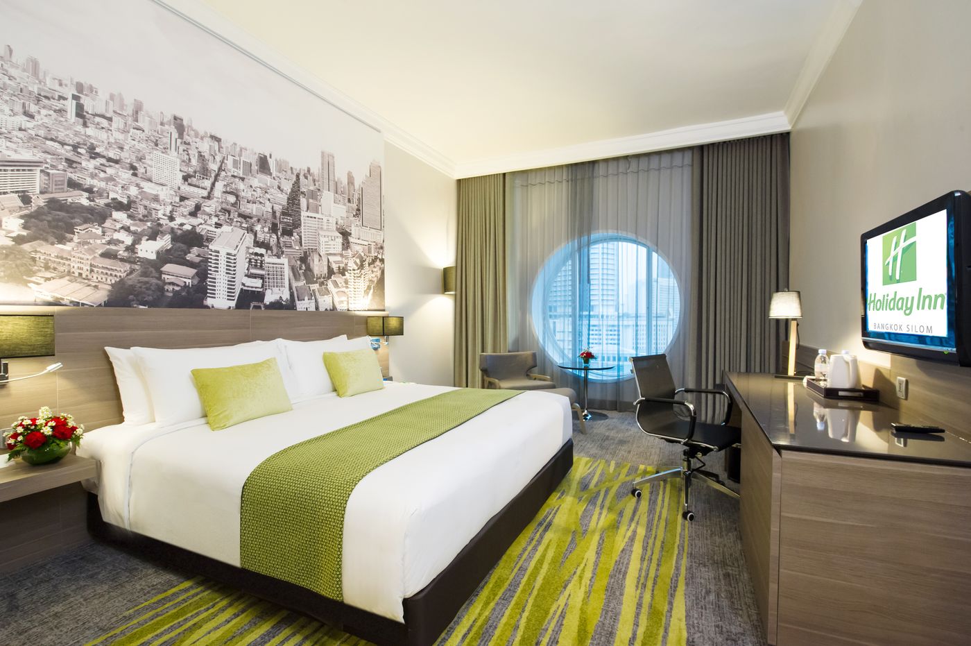 Holiday-Inn-Bangkok-Silom-Room-28
