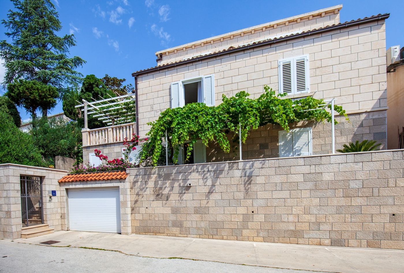 Ivana-Croatia-DUBROVNIK-General view-1