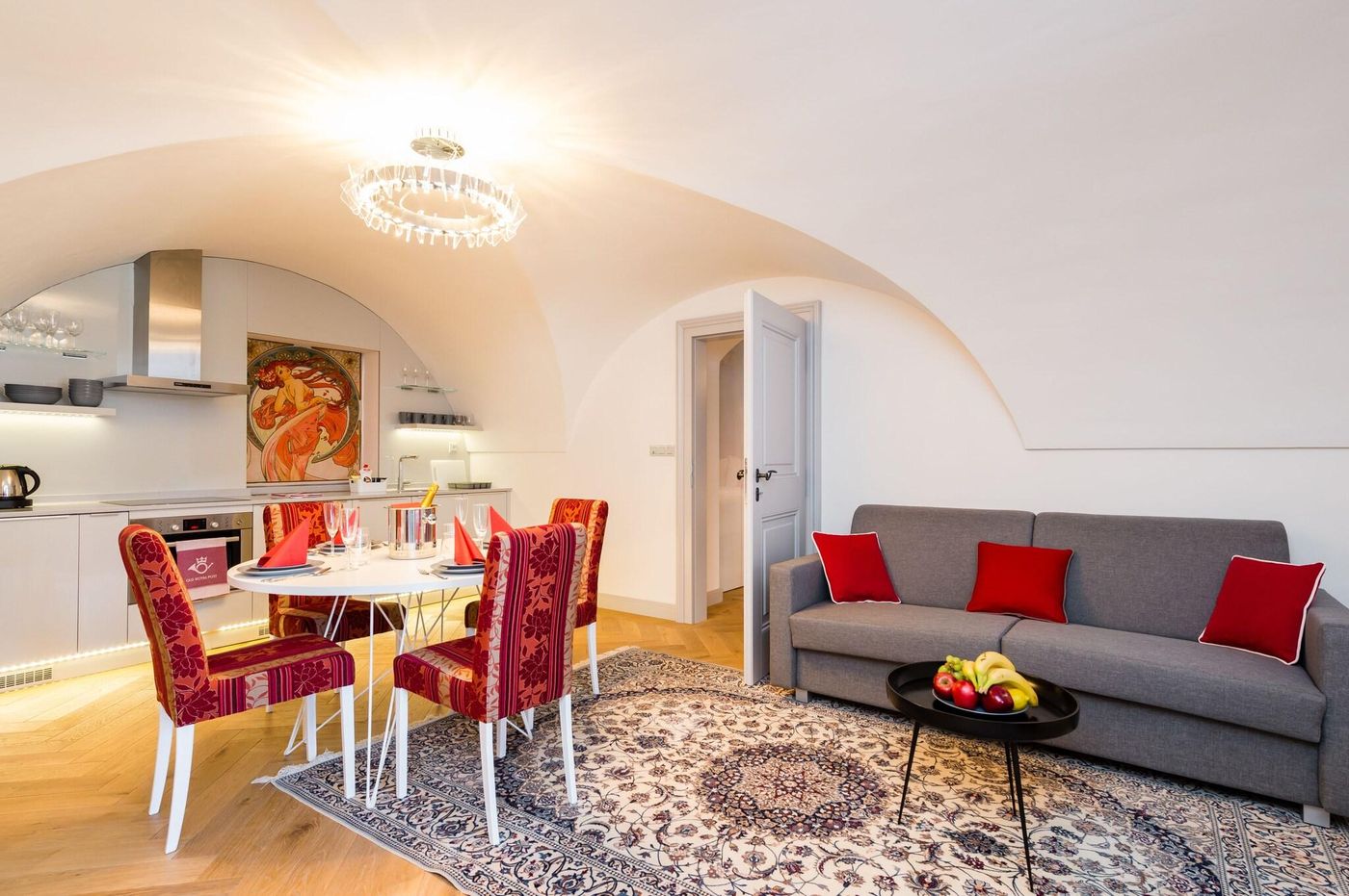 Old-Royal-Post-Hotel-Room-54