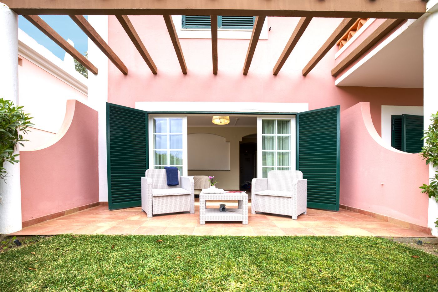 Longevity-Cegonha-Country-Club-Room-31