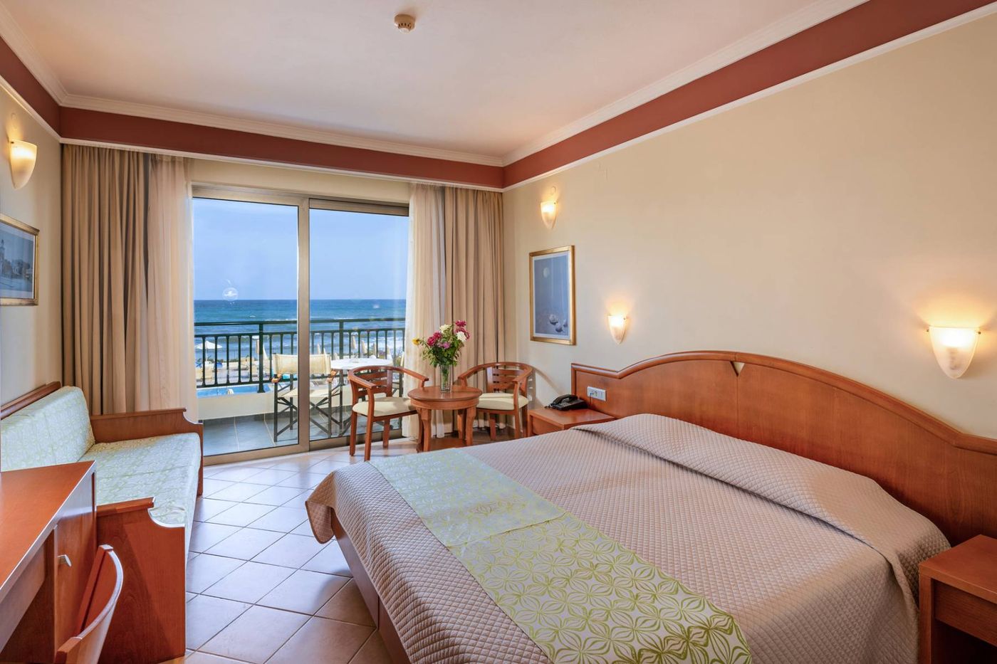 Hydramis-Palace-Beach-Resort-Room-45