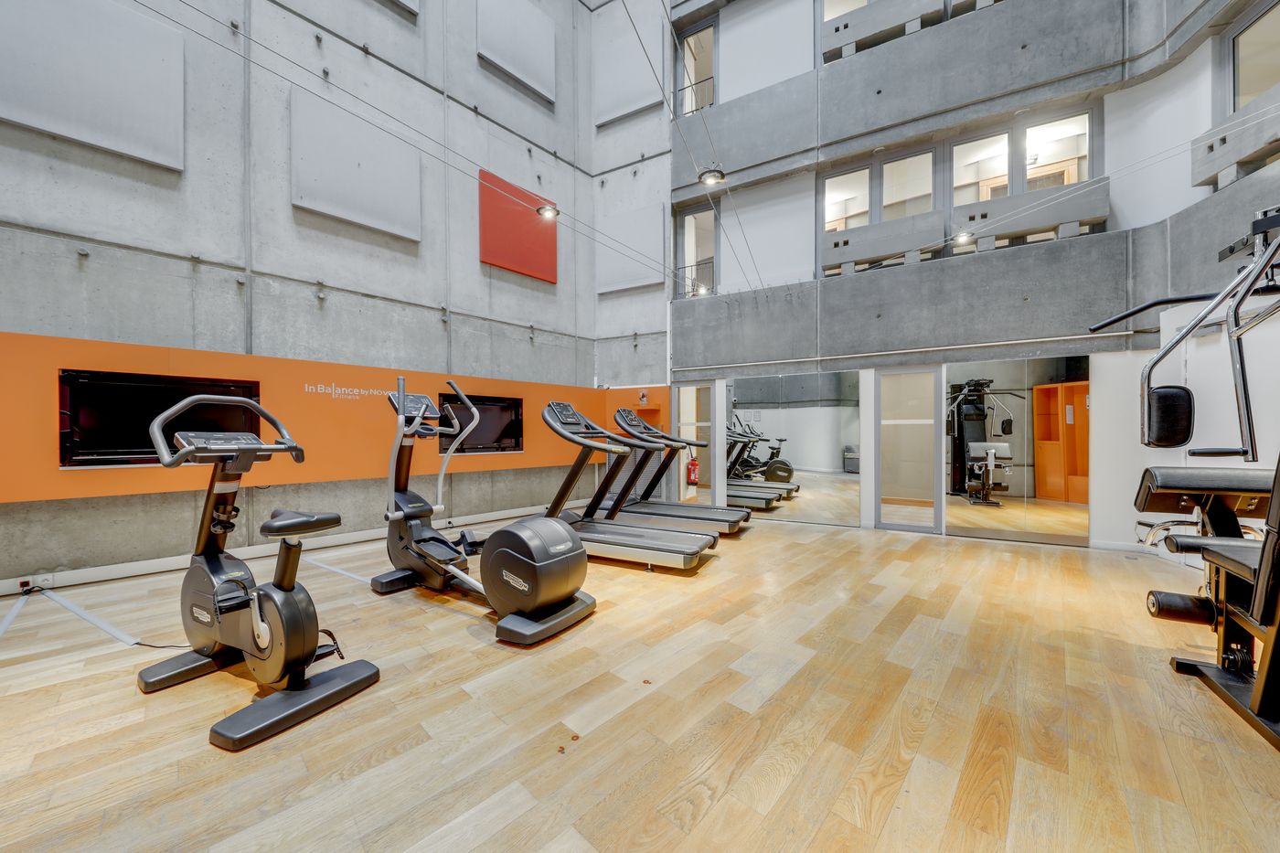 Novotel-Paris-Gare-de-Lyon-Sports-and-Entertainment-77