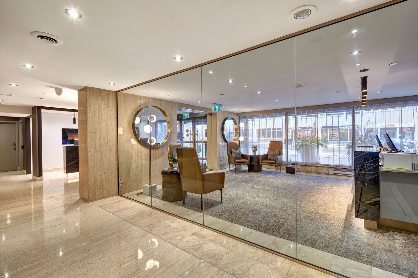 Town Inn Suites Toronto-Canada-Toronto-Lobby-5