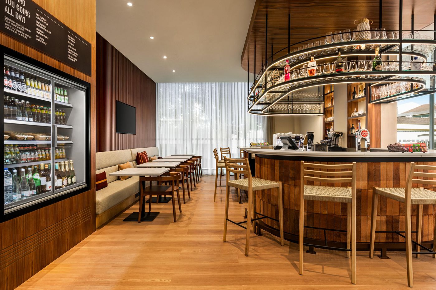 Holiday-Inn-Beja-Bar-12