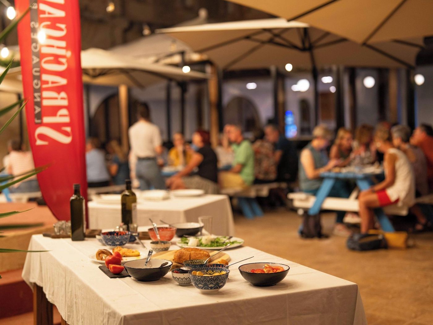 Sprachcaffe-International-Aparthotel-Pembroke-Restaurant-74