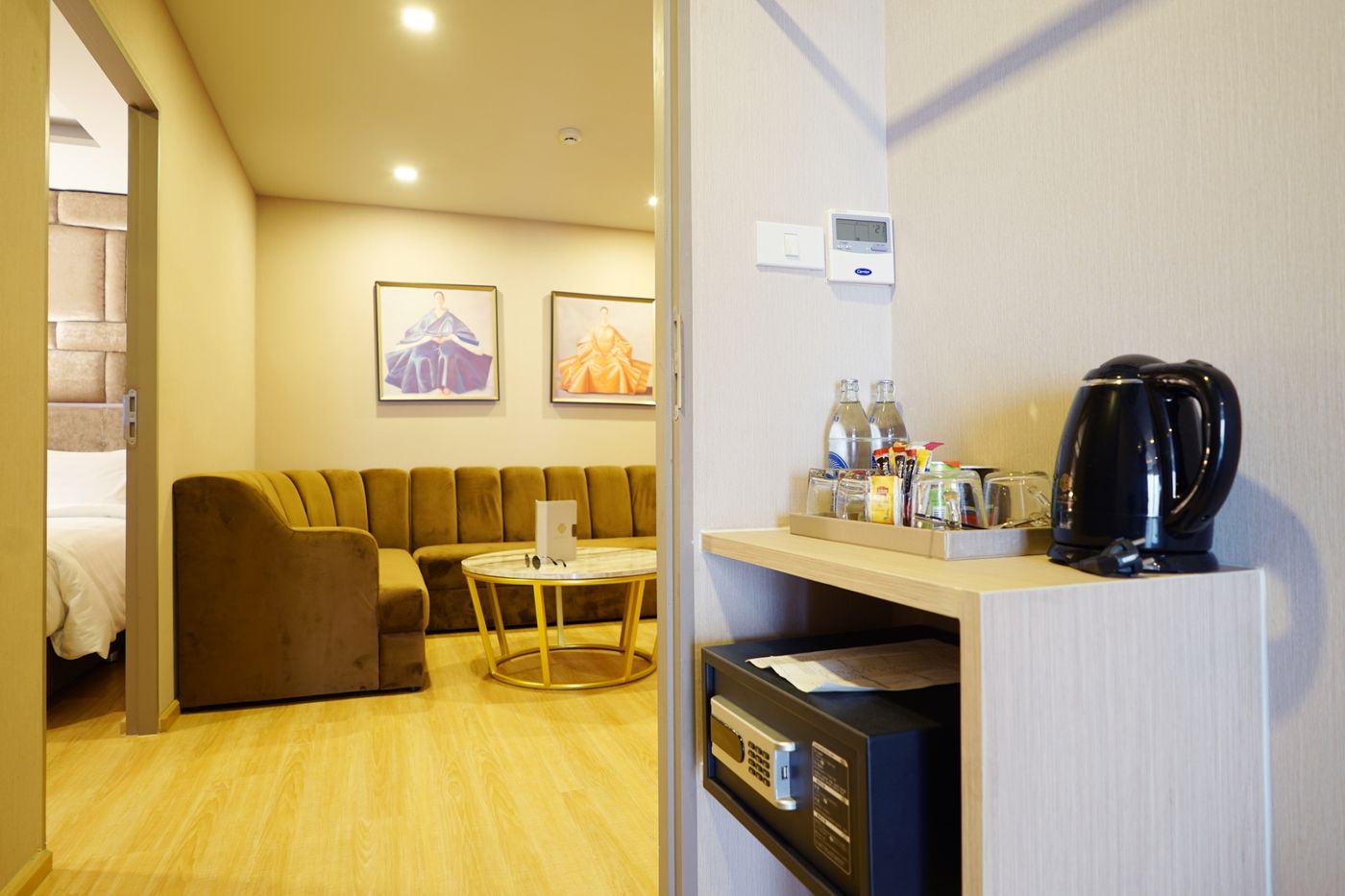 De-Prime-Rangnam-Hotel-Room-8