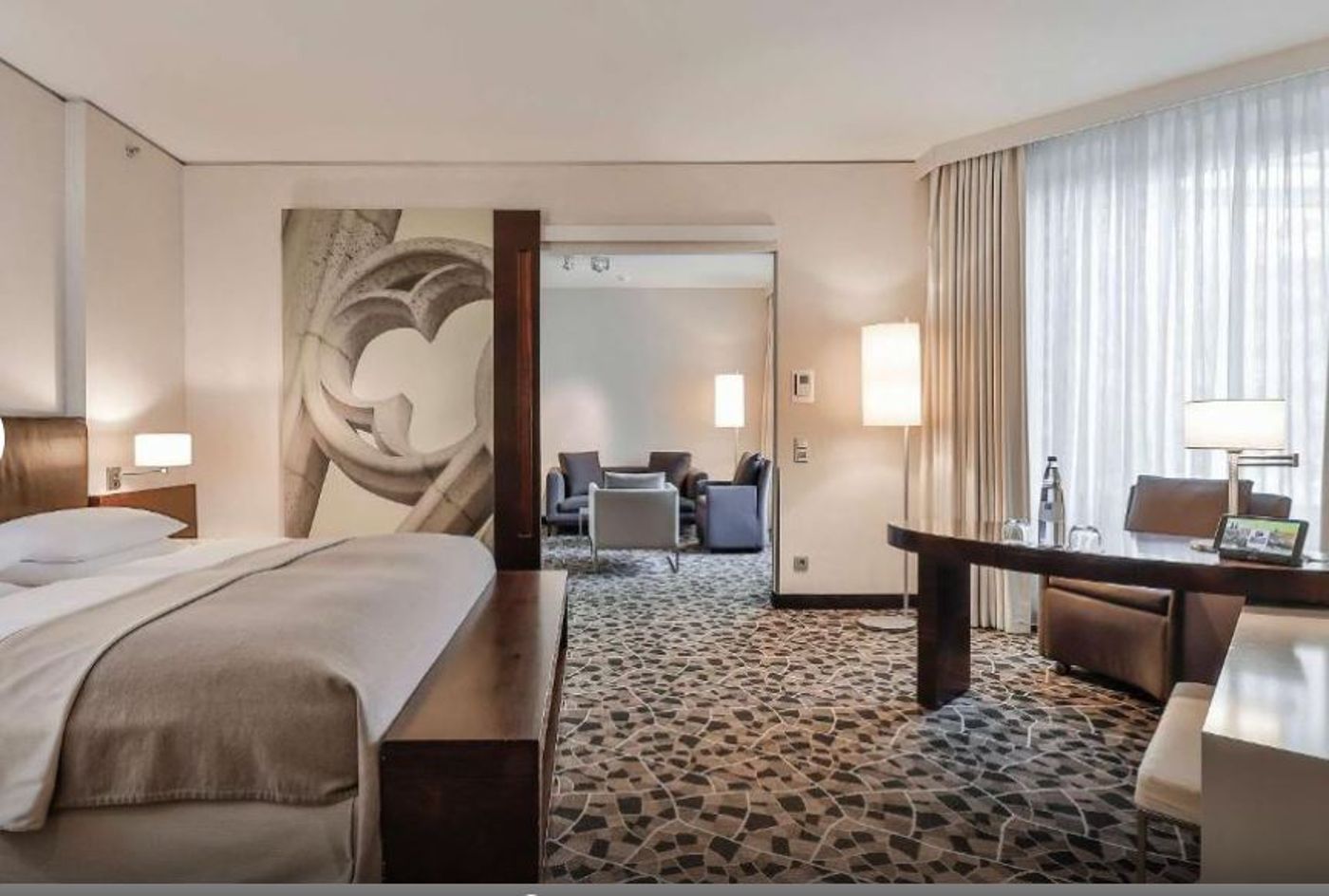 Dorint-Hotel-am-Heumarkt-Koln-Room-21